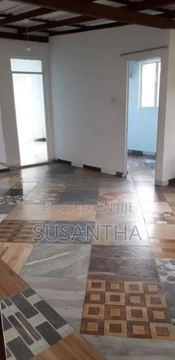 Upstairs House for Rent in Korathora ,athurugiriya