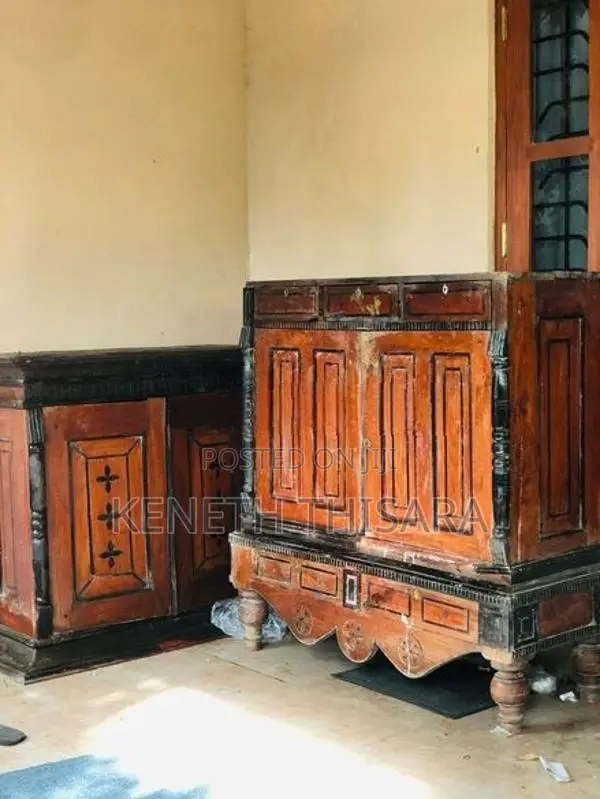 පැරනි අල්මාරි