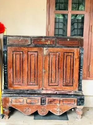පැරනි අල්මාරි