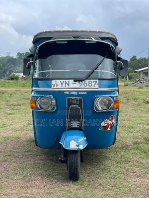 Bajaj RE 2011