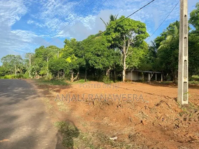 ඉඩම විකිණීම - කැකිරාව