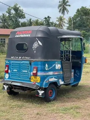 Bajaj RE 2011