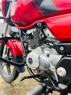 Bajaj V15 2017