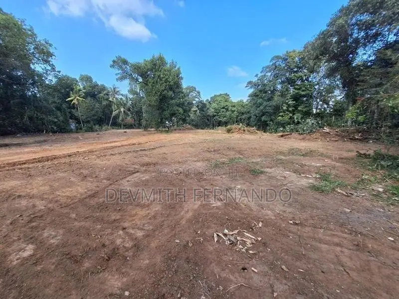 182 Perch Prime Residential Land for Sale in Minuwangoda