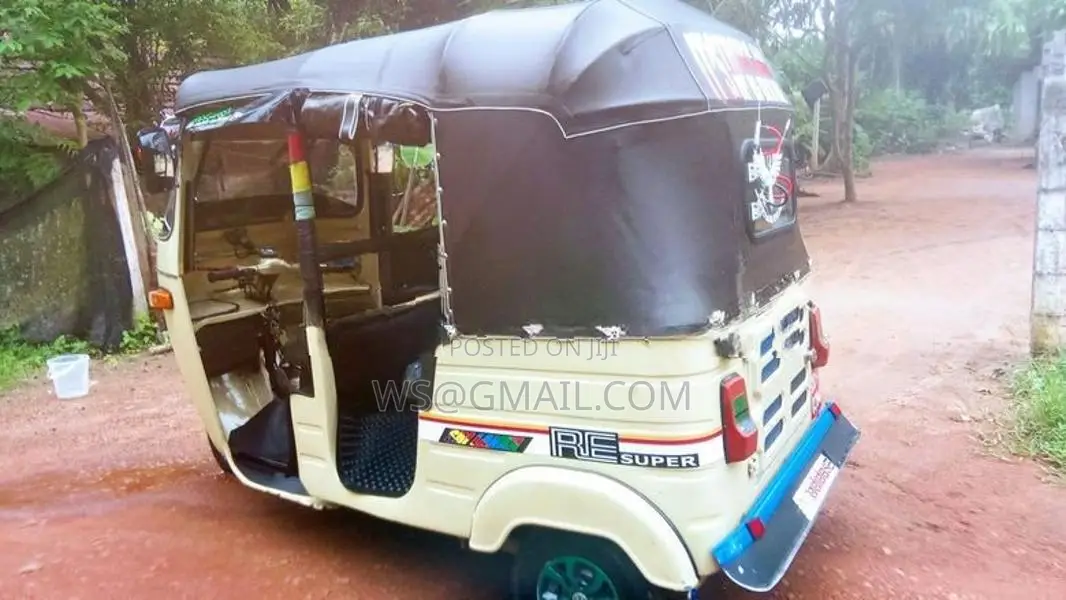 Bajaj RE 1995