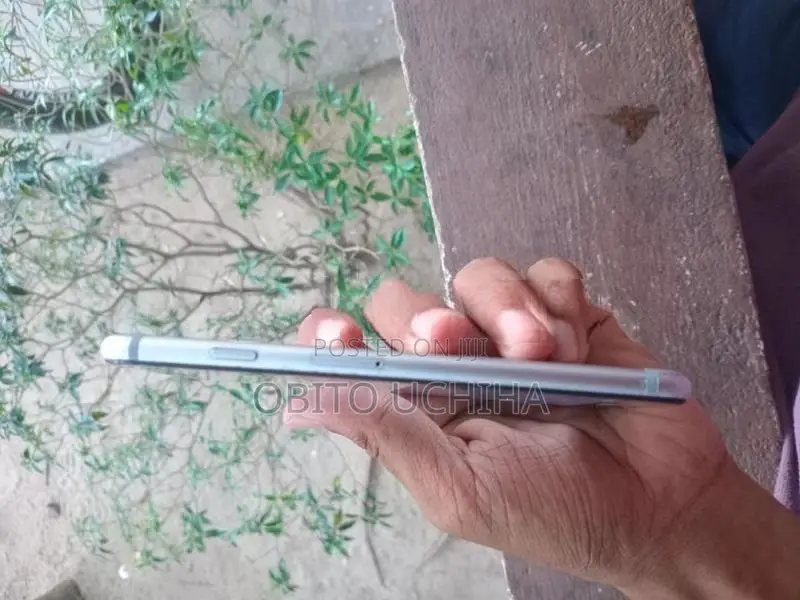 Apple iPhone 6S (Used)