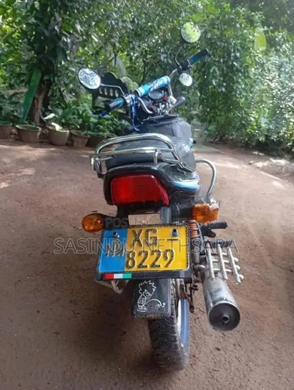 Bajaj CT100 2011