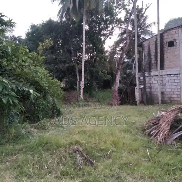 Land with Building For Sale in Godakawela