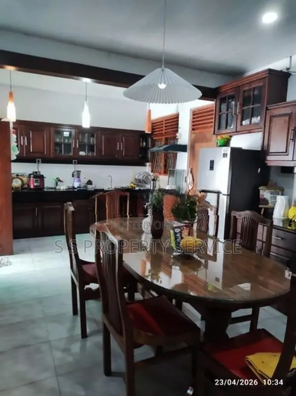 House and three-storey dormitory building for sale in Malabe (SSPH-319