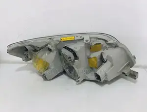 Toyota Corolla Axio NZE141 Head Light