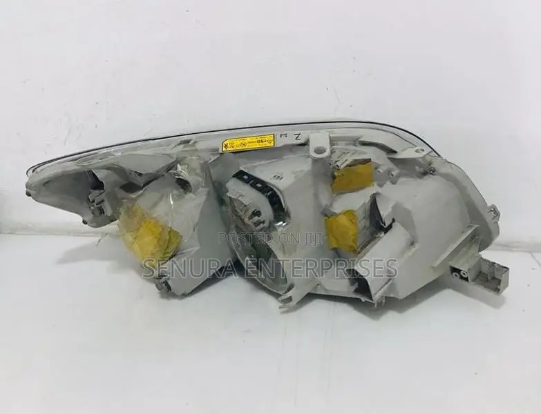 Toyota Corolla Axio NZE141 Head Light