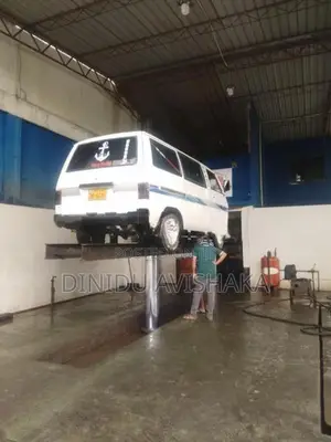 Mitsubishi L300 1981