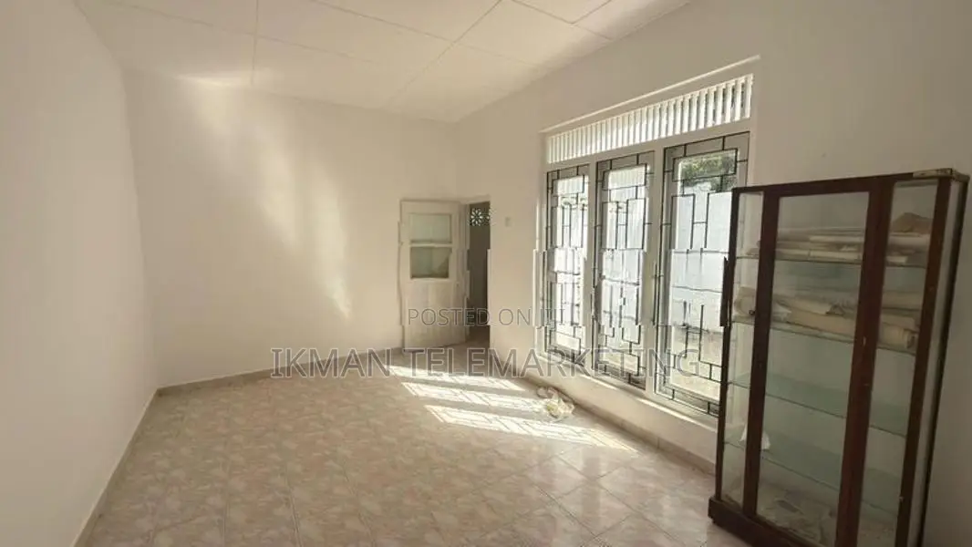 Upstairs House for Rent in Panadura