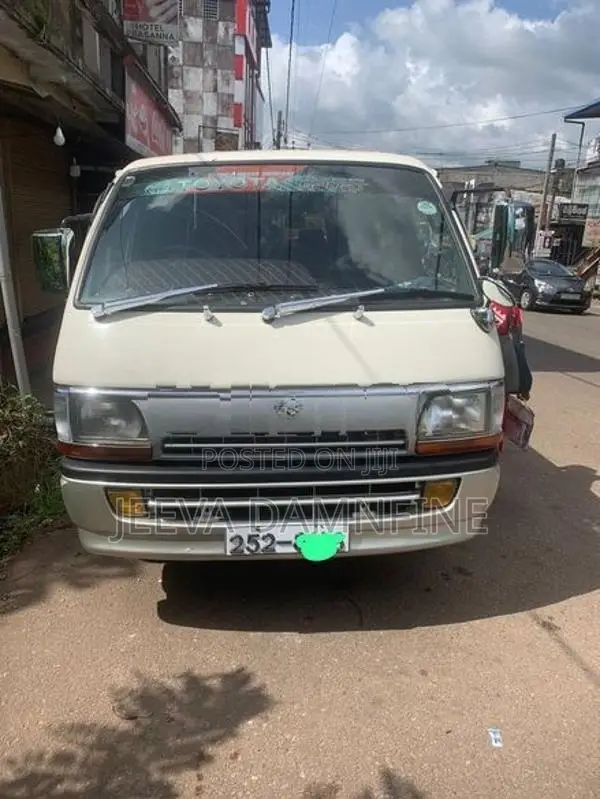 Toyota Dolphin 1998