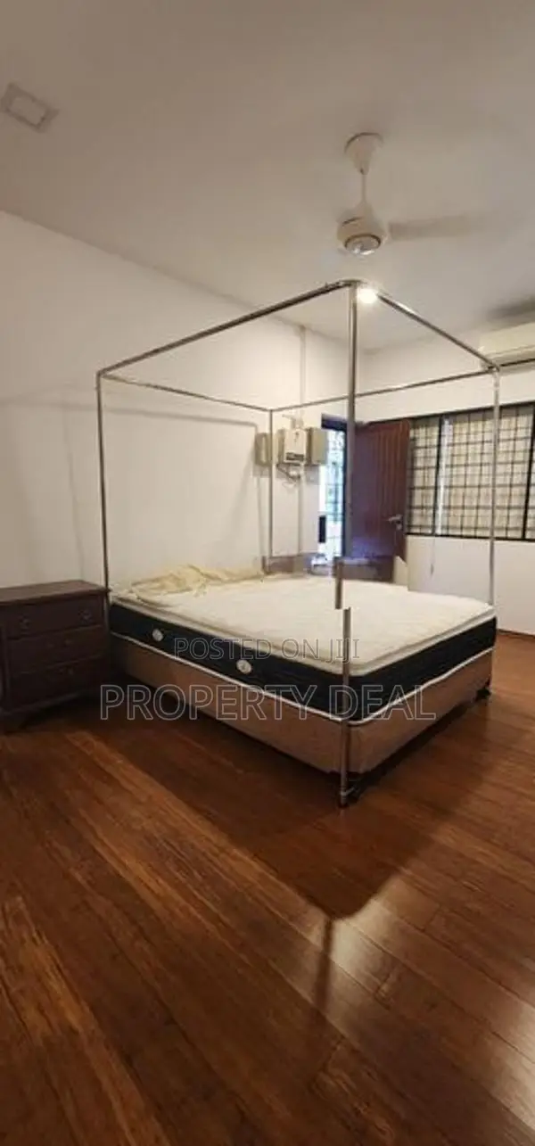 3 Bedrooms Furnished House For Rent in Colombo 7 - PDH77