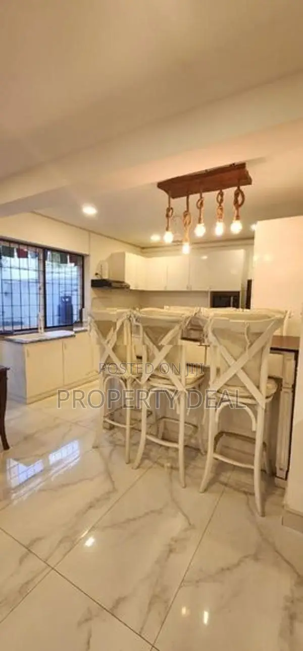 3 Bedrooms Furnished House For Rent in Colombo 7 - PDH77