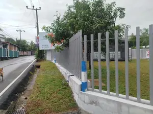 රාජගිරිය හල්ගහදේණිය පාරෙන් බිම් කොටස් විකිණීමට