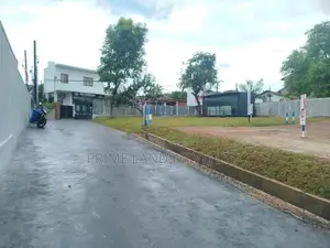 රාජගිරිය හල්ගහදේණිය පාරෙන් බිම් කොටස් විකිණීමට