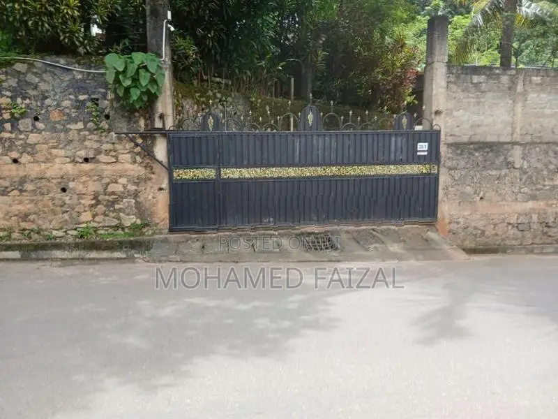 Sliding Gate