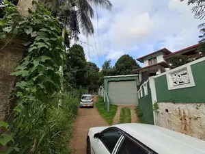 මහනුවර - කටුගස්තොට,යෝජිත මධ්‍යම අධිවේගී මාර්ග පිවිසුමට ආසන්න ඉඩමක්