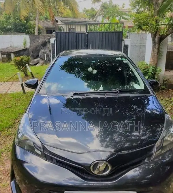 Toyota Vitz 2016