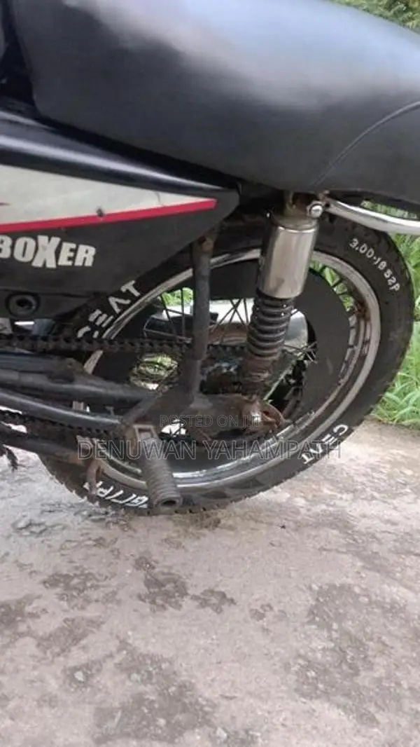 Bajaj Boxer 2000