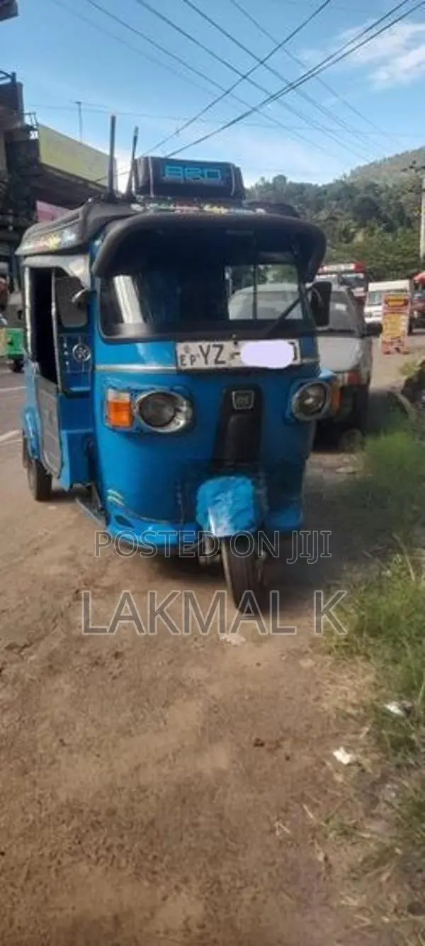 Bajaj RE 2012