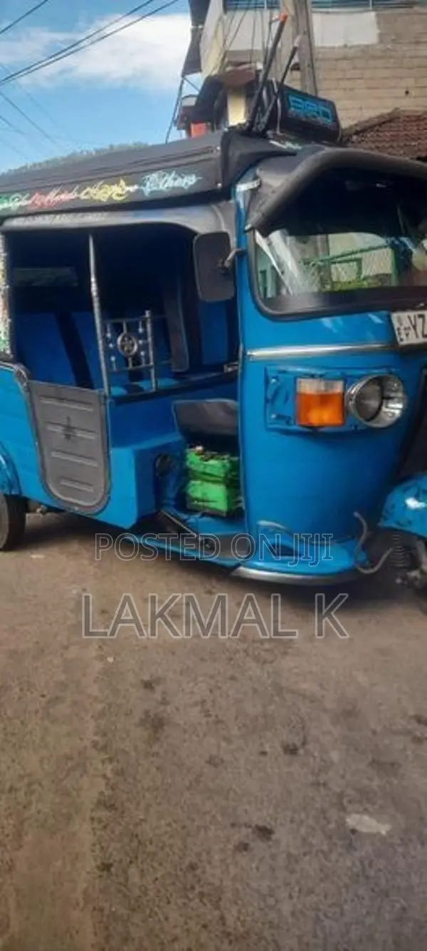 Bajaj RE 2012