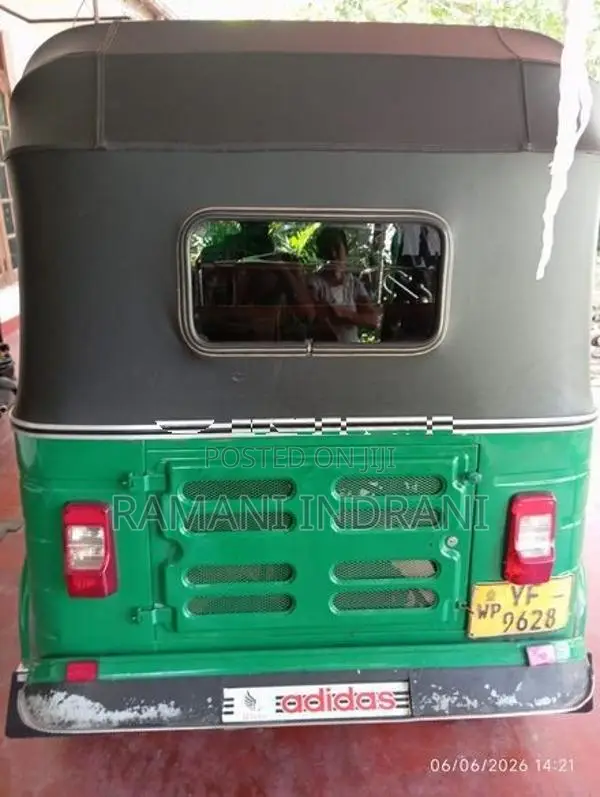 Bajaj RE 2010