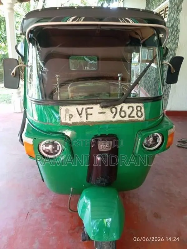 Bajaj RE 2010