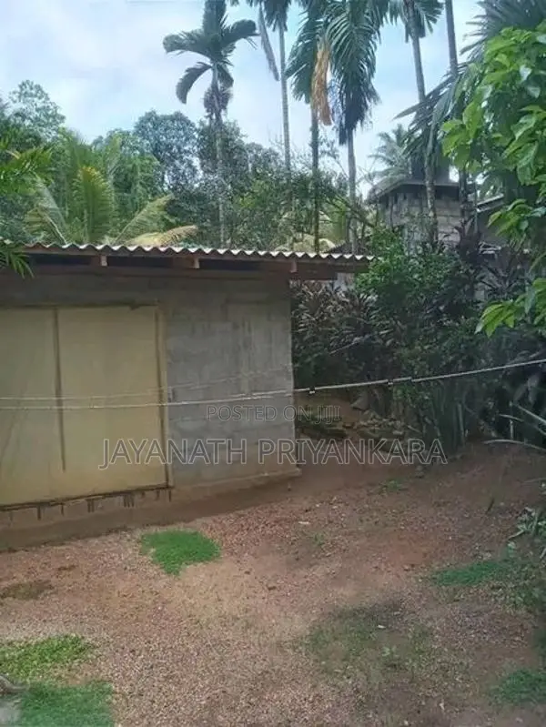 House with Land for Sale Kuruwita