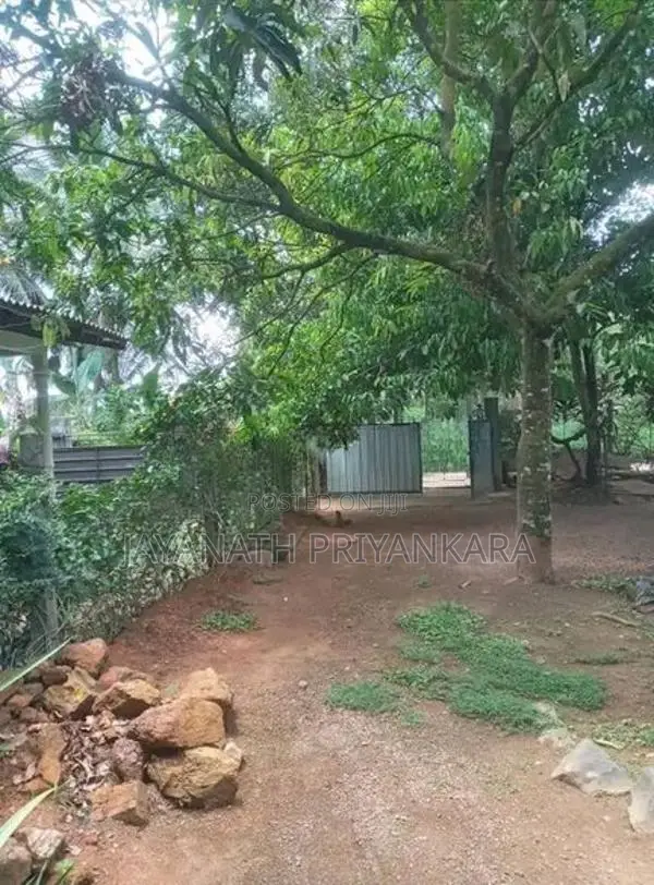 House with Land for Sale Kuruwita
