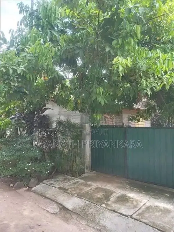 House with Land for Sale Kuruwita