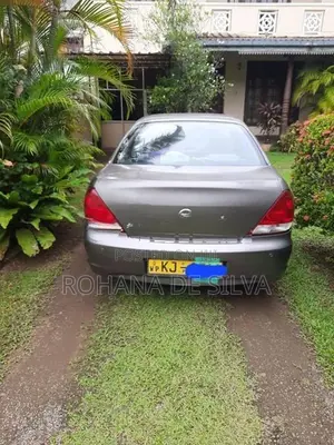 Nissan Sunny N17 2010