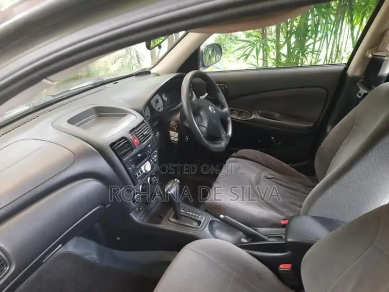 Nissan Sunny N17 2010