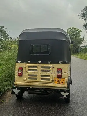 Bajaj RE 2004