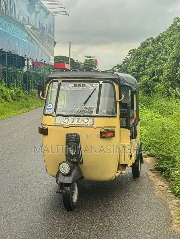 Bajaj RE 2004
