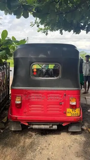 Bajaj RE 2010