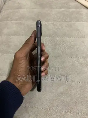 Apple iPhone X (Used)