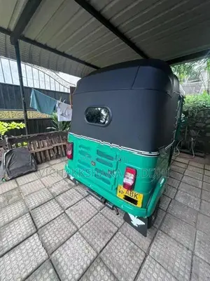 Bajaj RE 2016