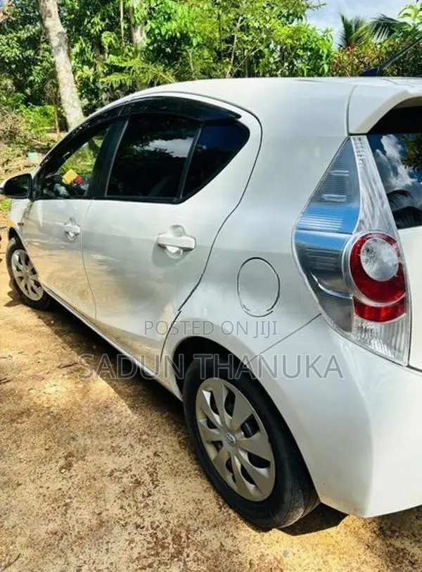 Toyota Aqua 2013