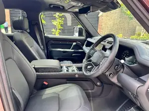 Land Rover Defender Sedona Edition 2025