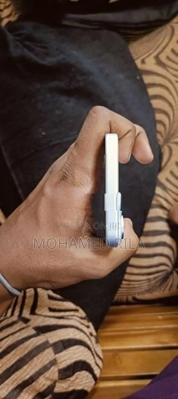 Apple iPhone 15 (Used)