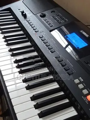 Yamaha PSR E 543 Keyboard