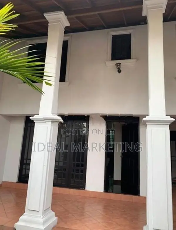 6 Bedroom House with Annex for Sale - Battaramulla, Akuregoda (EM729)