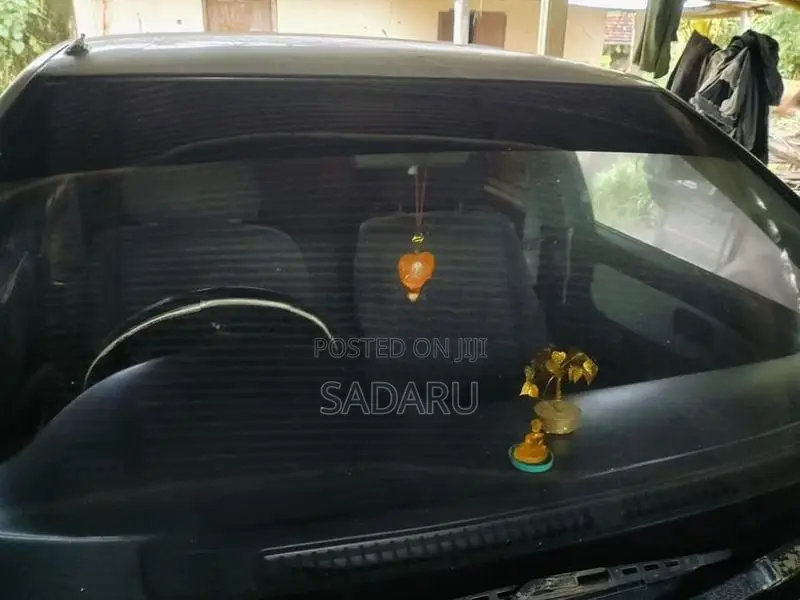 Nissan Sunny FB 14 1996