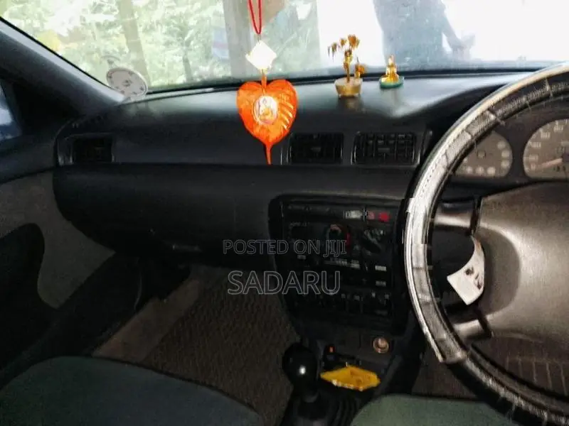 Nissan Sunny FB 14 1996