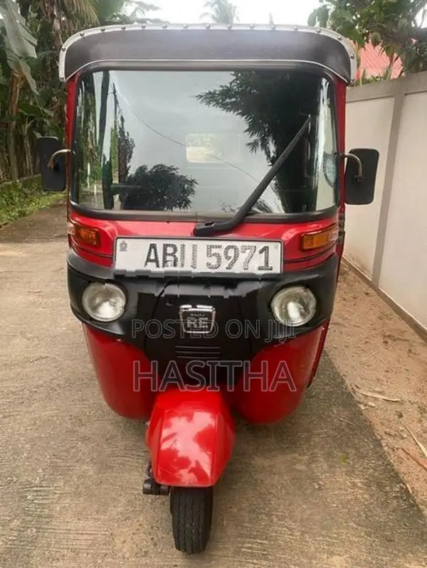 Bajaj RE 2019