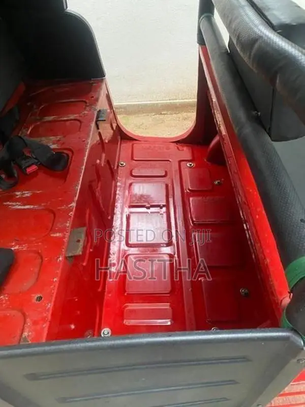 Bajaj RE 2019
