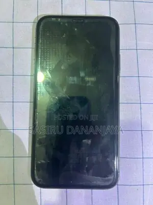 Apple iPhone 11 (Used)